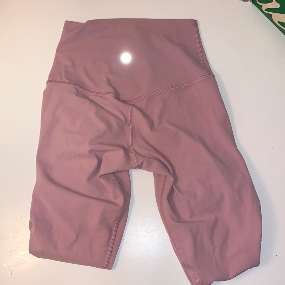 Lulu leggings 
Wunder Train High-Rise Crop 23"
